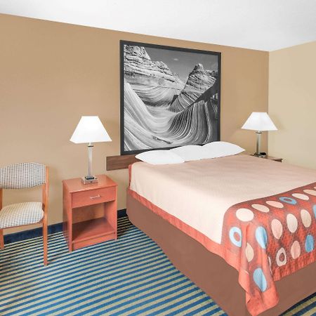 Super 8 By Wyndham Marshalltown מראה חיצוני תמונה