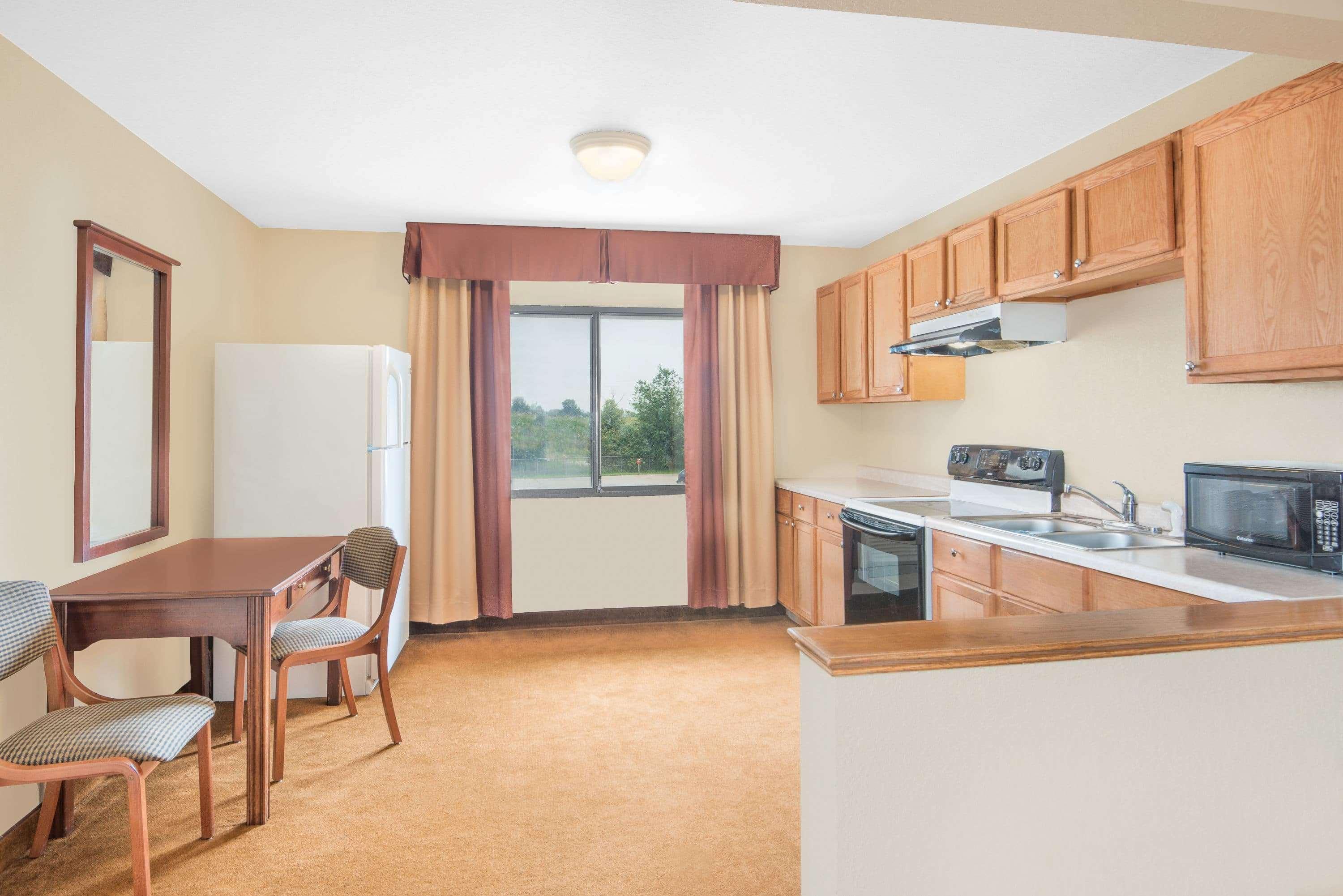 Super 8 By Wyndham Marshalltown מראה חיצוני תמונה