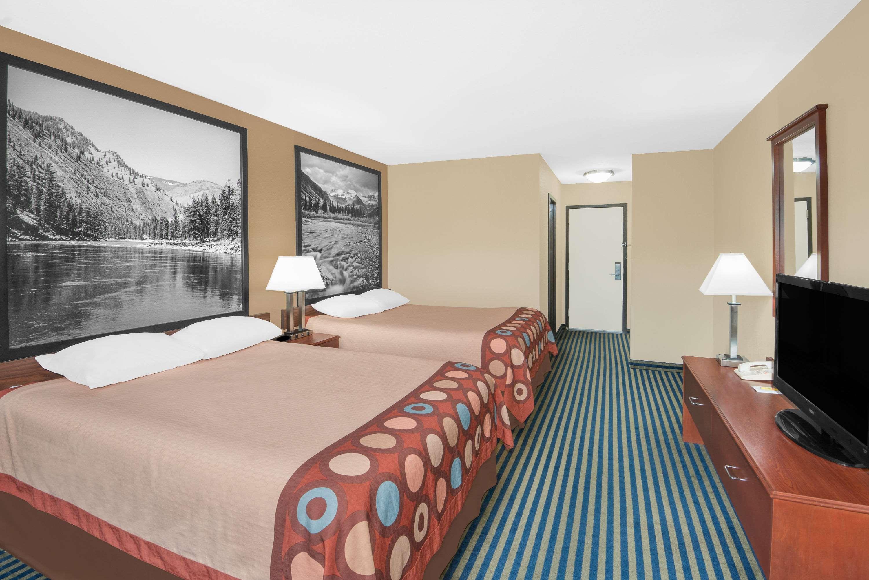 Super 8 By Wyndham Marshalltown מראה חיצוני תמונה
