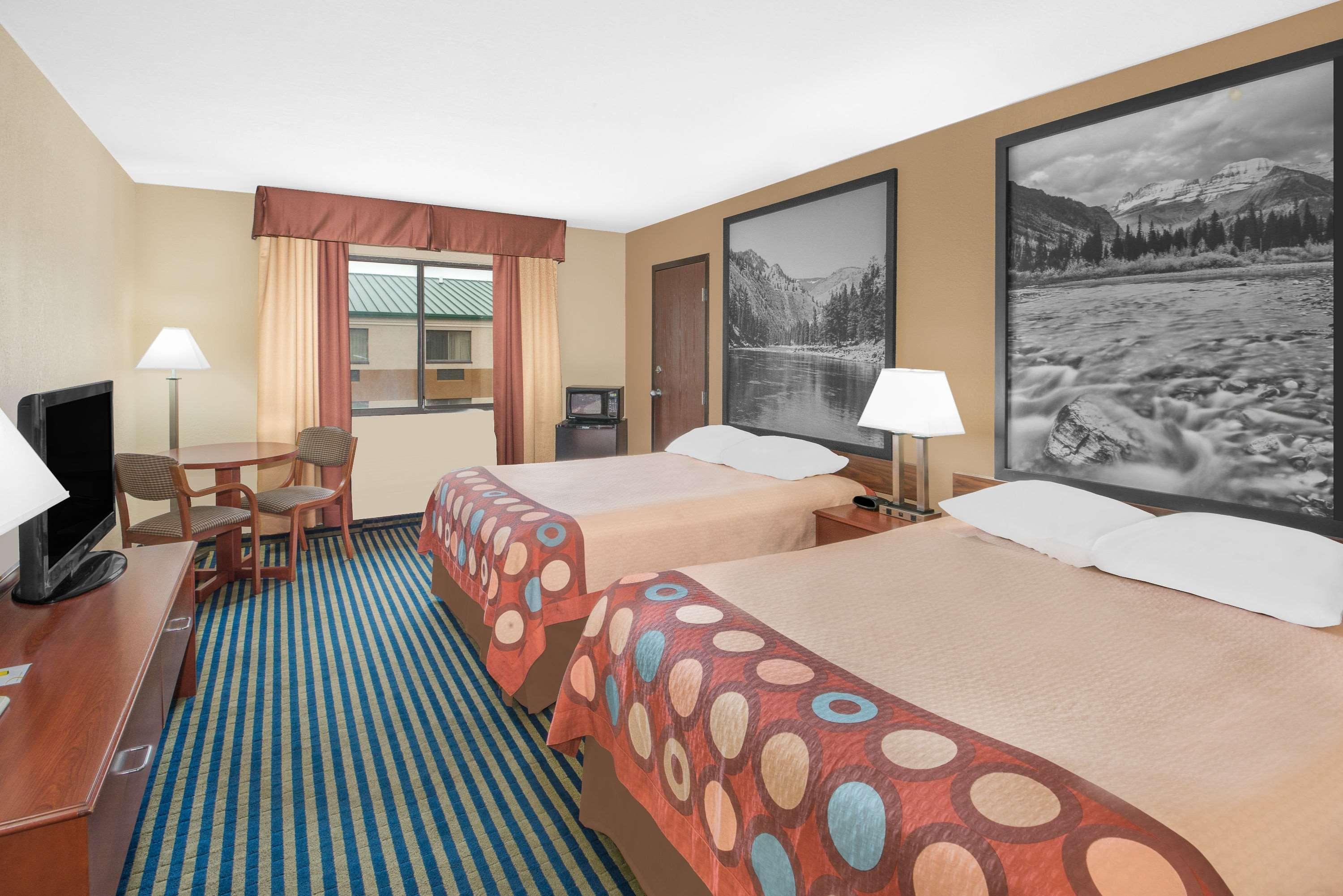 Super 8 By Wyndham Marshalltown מראה חיצוני תמונה