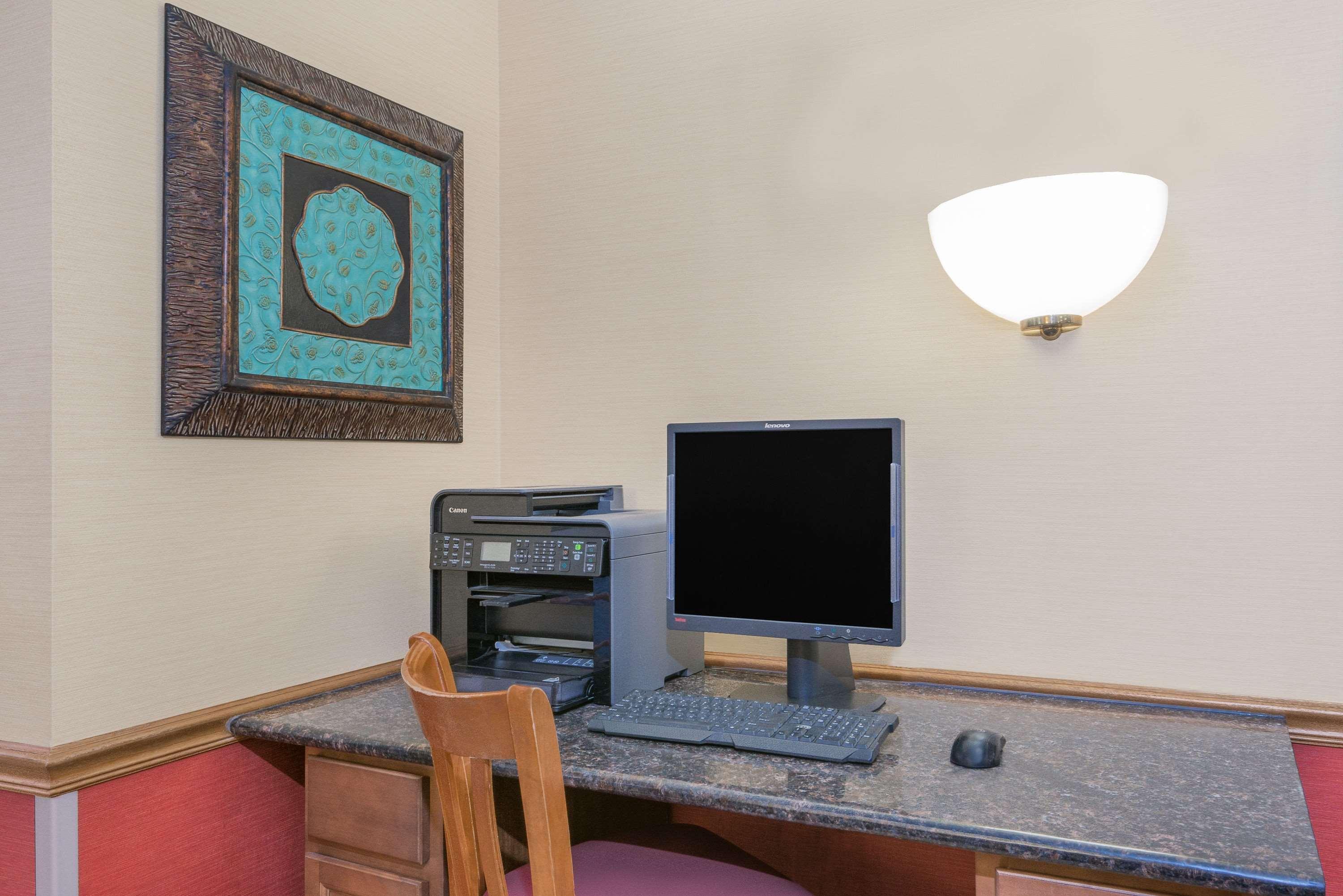 Super 8 By Wyndham Marshalltown מראה חיצוני תמונה