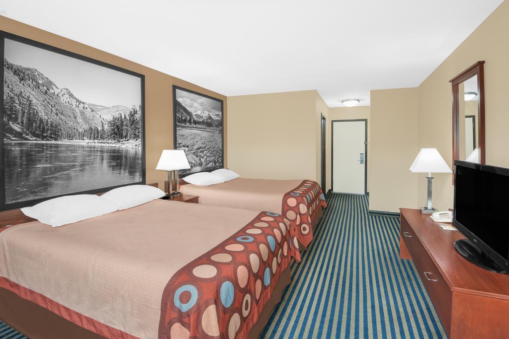 Super 8 By Wyndham Marshalltown מראה חיצוני תמונה